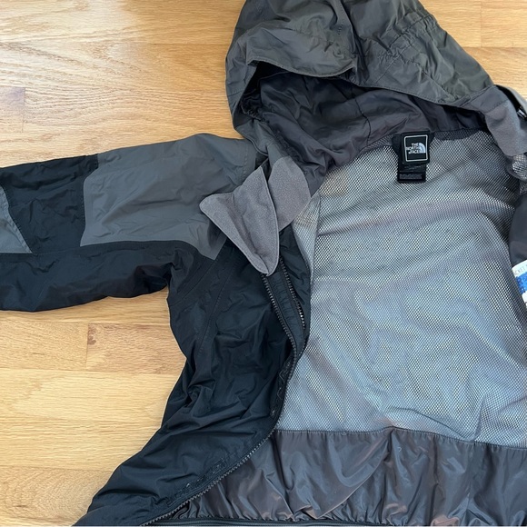 NORTH FACE Jacket M (10-12) - Picture 9 of 9